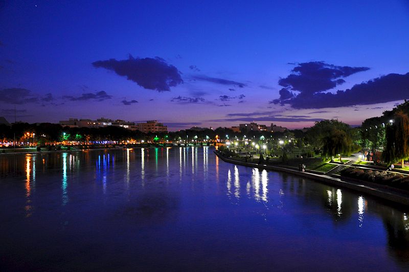 Zayandehroud_after_sunset