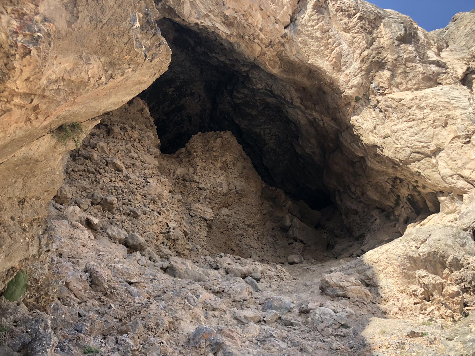 Shegeft Yazdan Cave (ashkaft)
